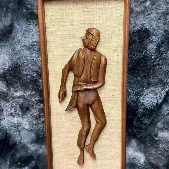 Vintage Mid Century Teak and Burlap Wall Hangings of a man - Picture 6 of 12